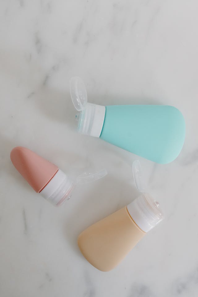 hoeveel ml vloeistof mag je meenemen in je handbagage?